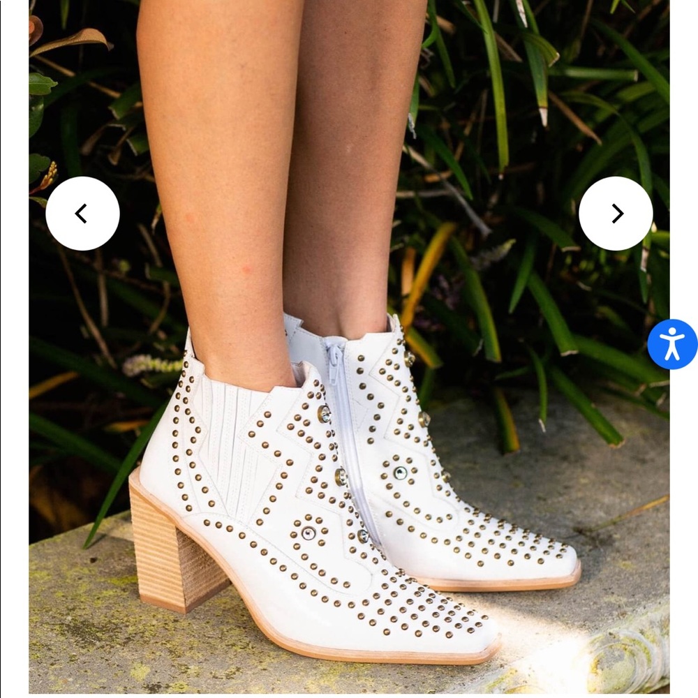 JEFFREY CAMPBELL
Show Pony Embellished Boot